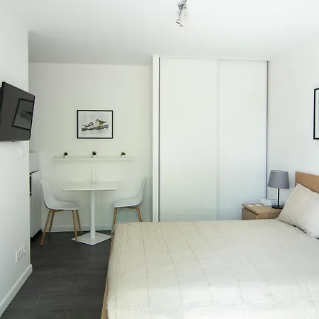 Indépendant Chez L’habitant Au Calme *